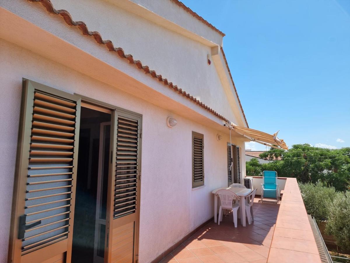Villa Flora - With Sea View, 2 Minutes Walk To Beach Траппето Екстер'єр фото