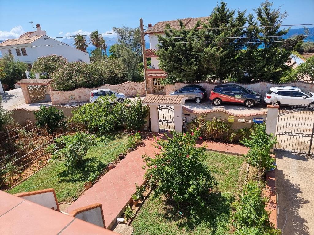 Villa Flora - With Sea View, 2 Minutes Walk To Beach Траппето Екстер'єр фото